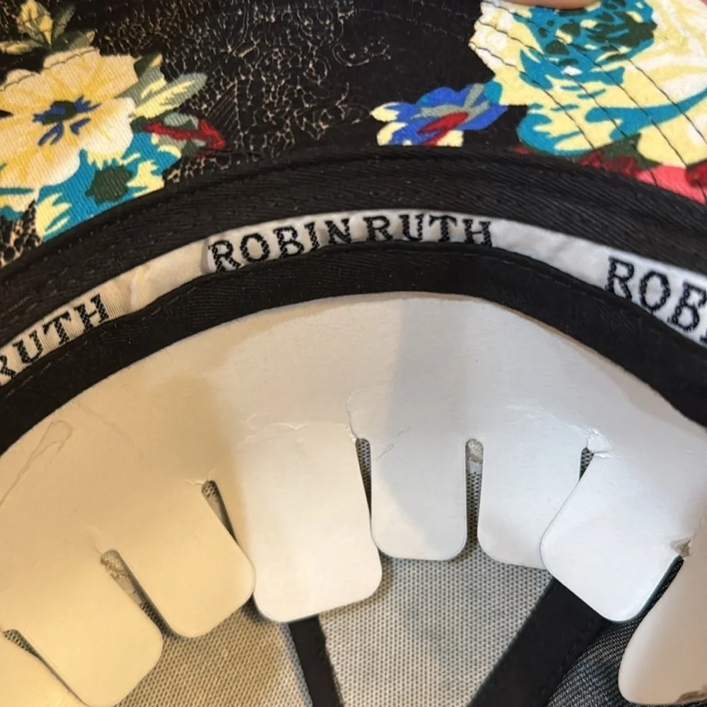 NWT Robin Ruth Tropical Floral‎ Snapback Hat